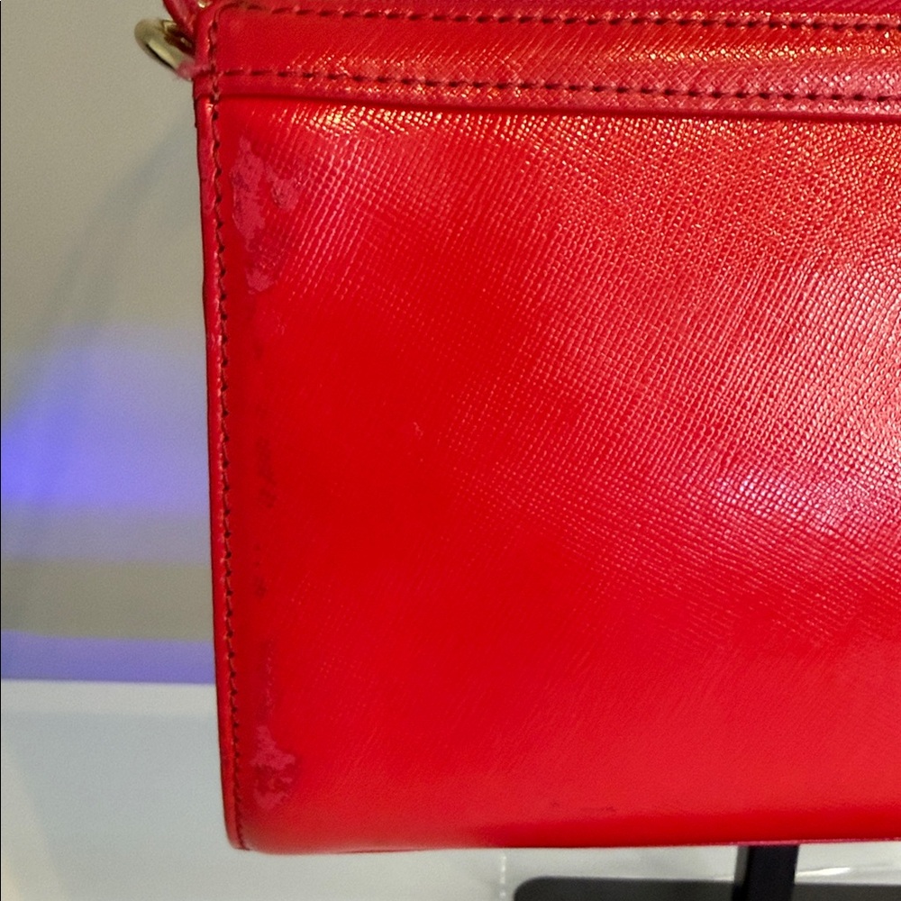 MCM Vintage Red Leather Shoulder Bag with Gold toned Chain - Picture 5 of 16